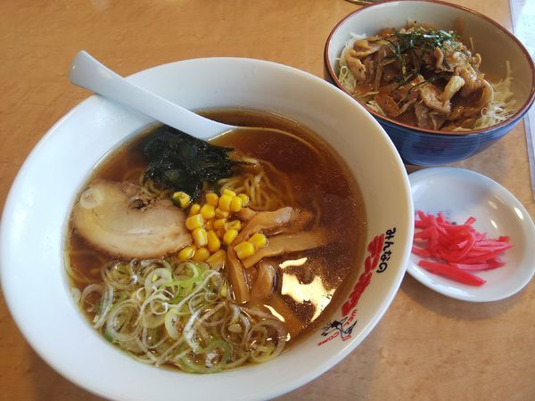 「【限定？】豚バラ丼とラーメンセット」@テンホウ 松本渚店の写真