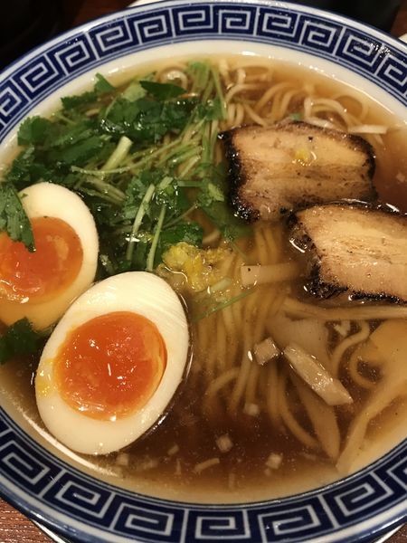 「醤油らぁめん  半熟玉子 ストレート麺  850円」@東京らあめんタワー 芝大門本店の写真
