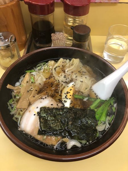 「ワンタンメン800円」@手もみらーめん 十八番の写真
