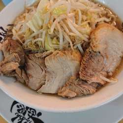 ガッツリらーめん　チャーシュートッピング