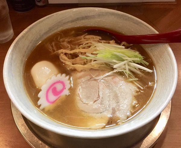 「あごだしらーめん＋味付玉子」@栄昇らーめんの写真