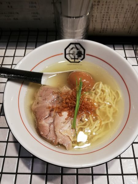 「うまみ塩そば750円クーポン味たま」@81番の写真