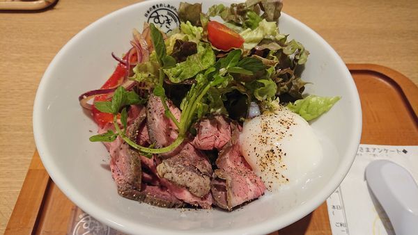 「【Handicraft Works】熟成ローストビーフの油そば」@むぎくらべの写真