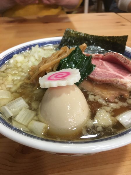 「背脂煮干し香る手揉み中華そば」@アメノオトの写真