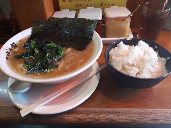 「ラーメン(味濃め、油多め)」@横浜家系ラーメン つばさ家 立川店の写真