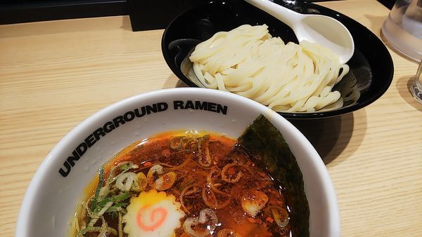 「辛つけめんライト」@UNDER GROUND RAMEN 頑者 グランエミオ所沢店の写真