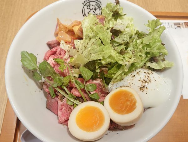 「【Handicraft Works】熟成ローストビーフ油そば」@むぎくらべの写真