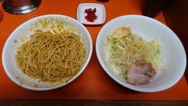 「ラーメンよりすこし少なめなラーメン＋グッチーズカレー」@ラーメン二郎 相模大野店の写真