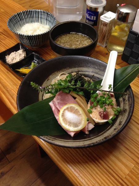 「【限定】豪華濃厚まぐろつけそば 1000円」@中華そば よしかわの写真