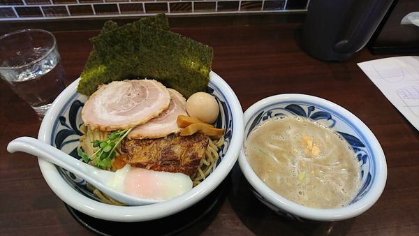 「つけ麺(トロコリ肉のせ)+大盛+吉田盛り 1300円」@らーめんつけ麺 吉田商店 本店の写真