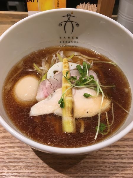 「鶏清湯醤油 太麺 + 味玉」@案山子の写真