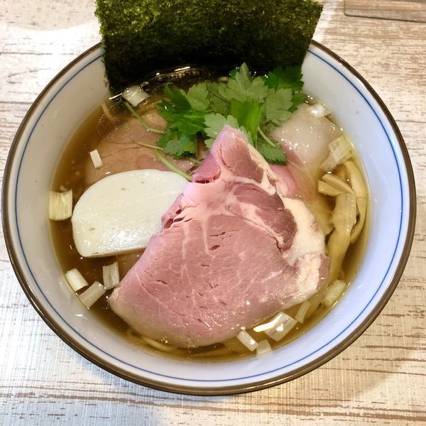 「【新年180食限定】 羅臼昆布と鮭節の中華そば ￥1000」@中華そば 四つ葉の写真