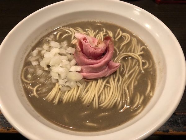 「煮干豚骨そば」@灰汁中華 丿貫 福富町本店の写真