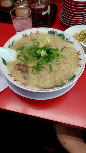 「こく旨醤油ラーメンランチチャーハンセット」@ラーメン魁力屋 五反田店の写真