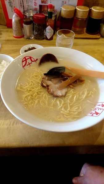 「九十九豚骨ラーメン700円大盛150円」@九十九とんこつラーメン 恵比寿本店の写真
