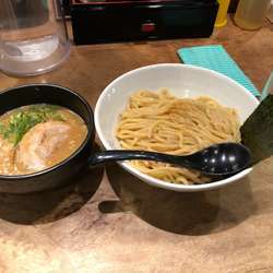 赤味噌 つけ麺 (830円)