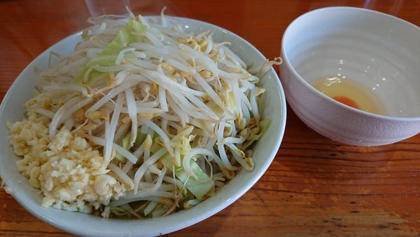 「ラーメン 300g ニンニクマシ 生たまご」@らーめん じろきんの写真