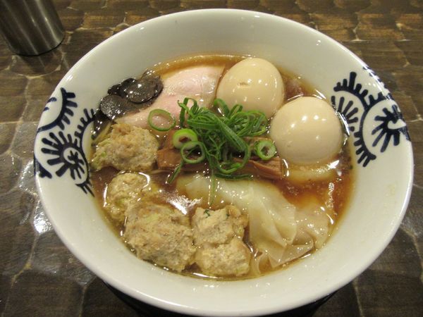 「特級醤油そば（１０００円）＋特級トッピング２５０円」@特級鶏蕎麦 龍介の写真