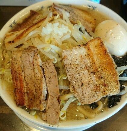 「ラーメン+全部のせ」@ラーメン無限大 西千葉店の写真