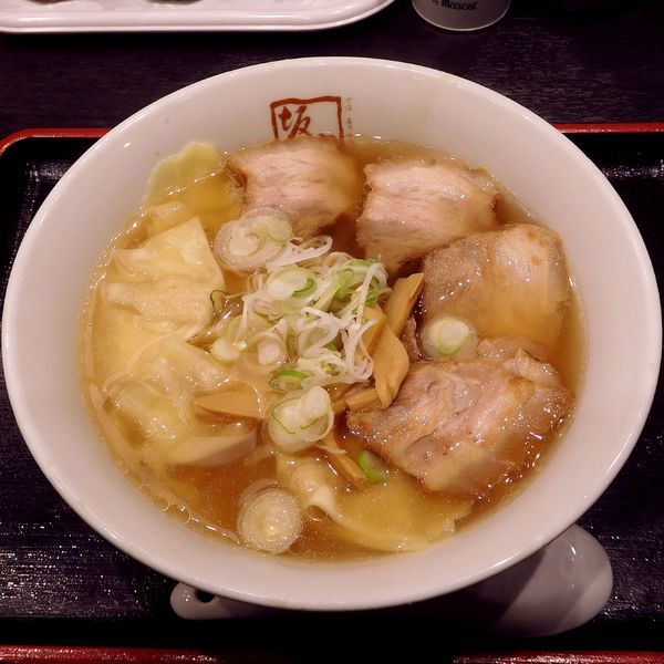 「喜多方わんたんラーメン（普通盛 840円）」@喜多方ラーメン 坂内 調布店の写真