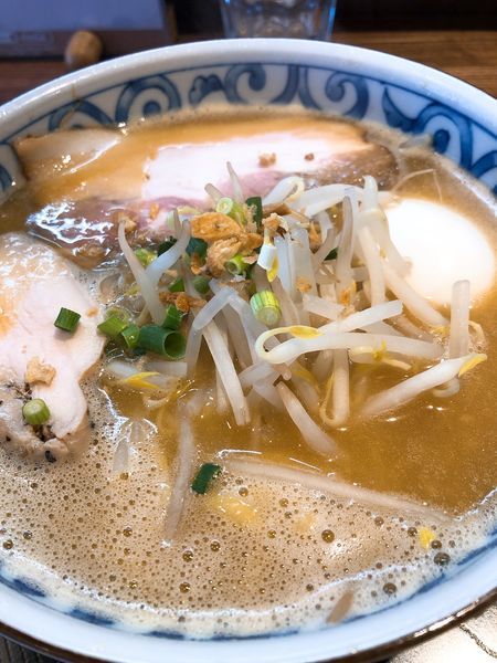 「バリバリラーメン（しょうゆ味）¥700＋たまご ¥100」@らー麺屋 バリバリジョニーの写真