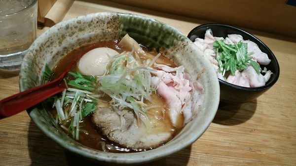 「焼きあご塩らーめん 丼セット＋味玉」@焼きあご塩らー麺 たかはし 新宿本店の写真