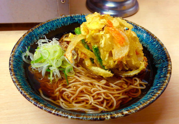 「かき揚げそば(390円)」@雑賀屋の写真