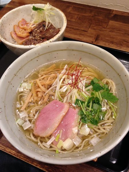 「鴨出汁・白 780円  鴨チャーシュー丼 350円」@麺屋 葵の写真