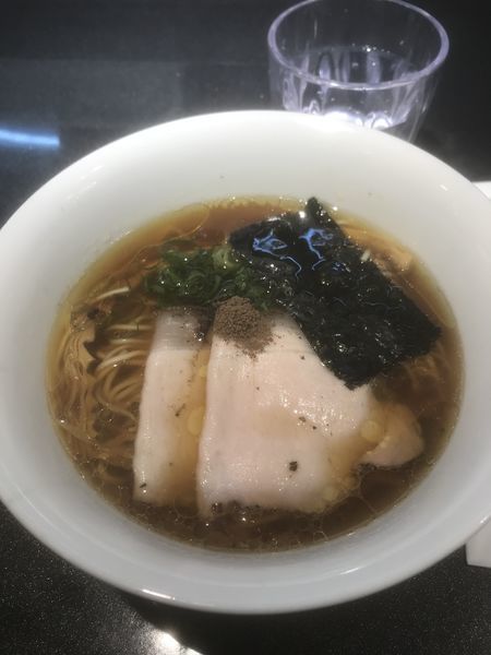 「醤油らーめん」@Japanese Soba Noodles 蔦の写真