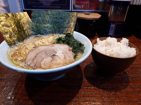 「ラーメン(味濃め、油多め)」@横浜家系ラーメン いとし家の写真