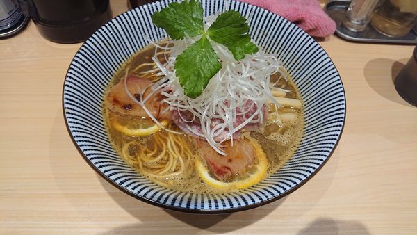 「寒ブリそば900」@寿製麺 よしかわ 西台駅前店の写真