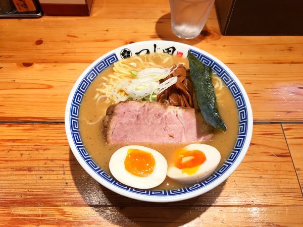 「濃厚味玉ラーメン」@つじ田 神田御茶ノ水店の写真