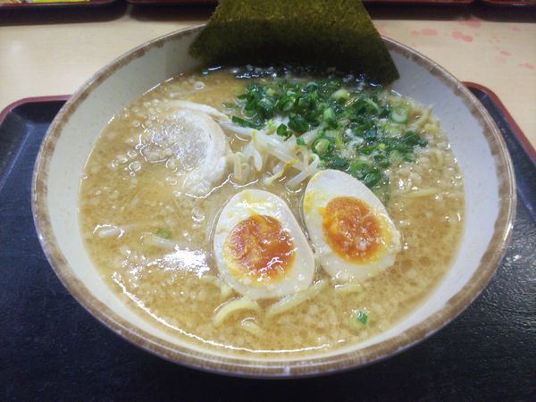 「にんたま味噌ラーメン620円」@にんたまラーメン ゆにろーず 大阪トラックステーション店の写真