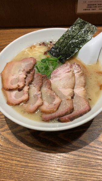 「塩ラーメン＋チャーシュー」@中華そば うめやの写真