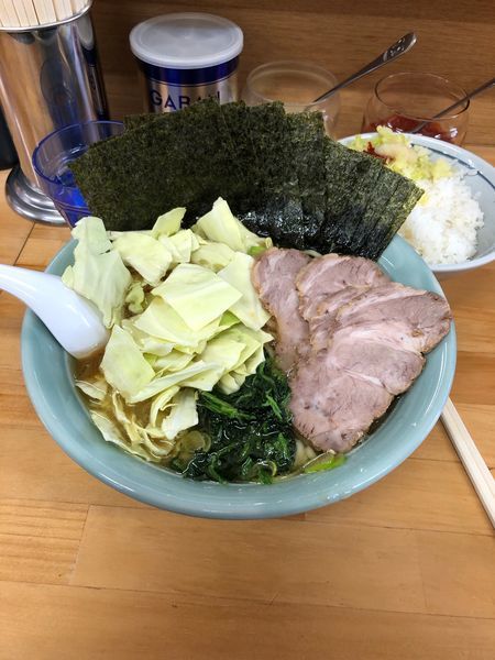 「中盛りチャーシュー麺  超濃いめ 固め 少し多め  海苔 小ライ」@捲り家の写真