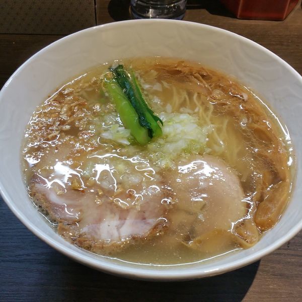 「塩らぁ麺」@支那そばや 本店の写真