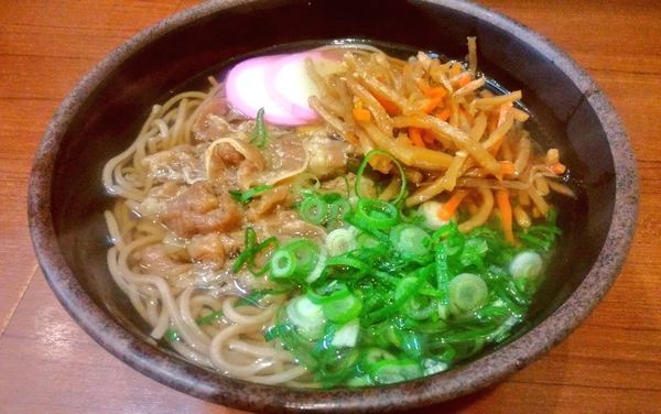 「肉きんぴらそば」@めん処 吉備の写真