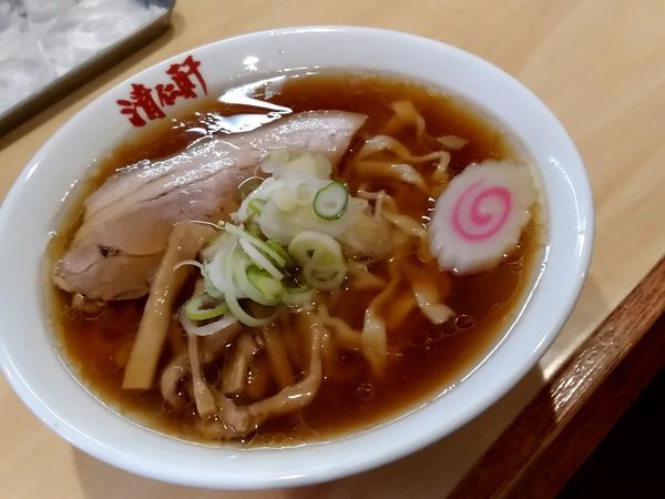 「手打ちラーメン(並盛・155g)720円」@手打ちラーメン 清仁軒の写真