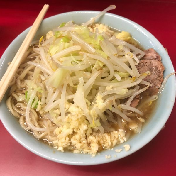 「らーめん豚入り」@ラーメン二郎 中山駅前店の写真