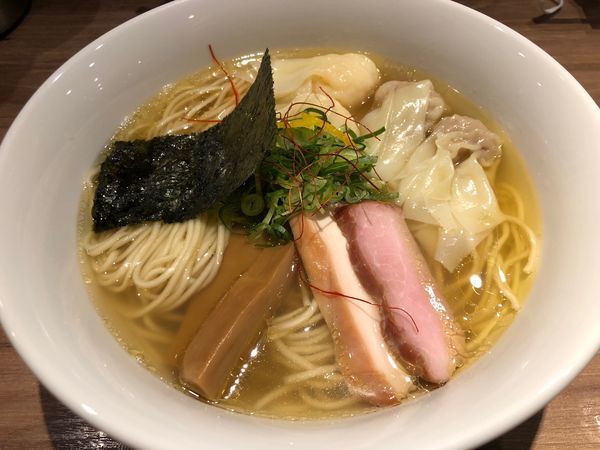 「白旨にこにこワンタン麺900円」@中華soba いそべの写真