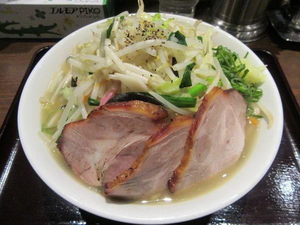 「タンメン（８００円）＋肉増し＋餃子」@中華そば 飯村製作所の写真