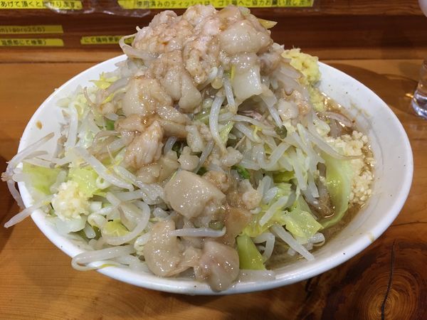 「小ラーメン（野菜、にんにく、あぶら）、生卵」@ラーメン 滋悟郎の写真