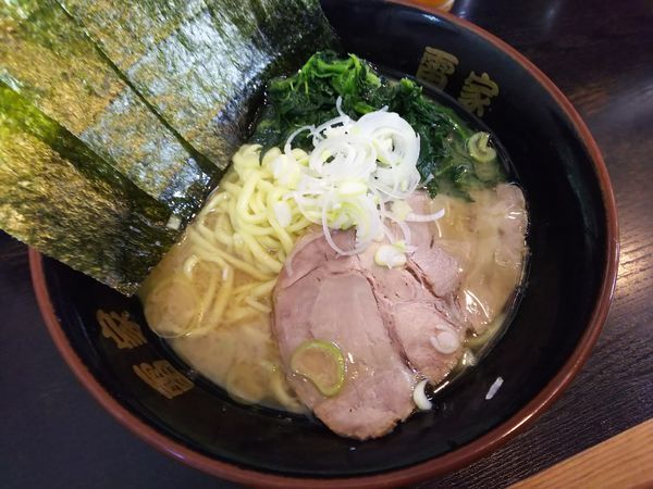 「ラーメン＋小ライス　700＋100円」@雷家の写真