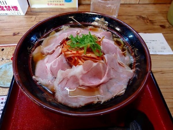 「ねぎ醤油炭火焼きチャーシュー麺970円太麺」@ちゃあしゅう屋 三郷店の写真