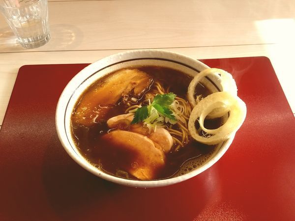 「醤油Ｒ　サバ・ブラック」@札幌篠路 ラーメンStyle 丸ふの写真