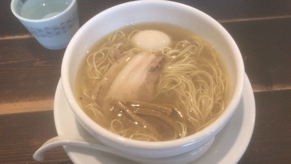 「しおラーメン＋煮玉子：830円」@徳川町 如水 本店の写真