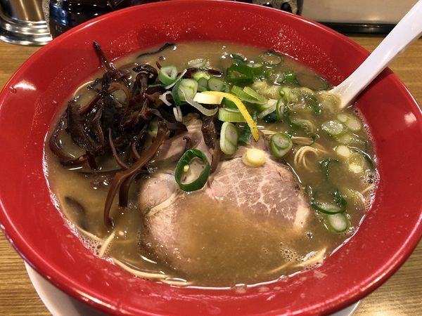 「どらいんラーメン ハリガネ(780円)替玉(100円)」@九州豚骨ラーメン どらいんの写真