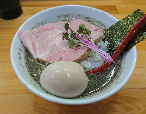 「ヤバニボ醤油+味玉(1090円)」@めんや天夢の写真