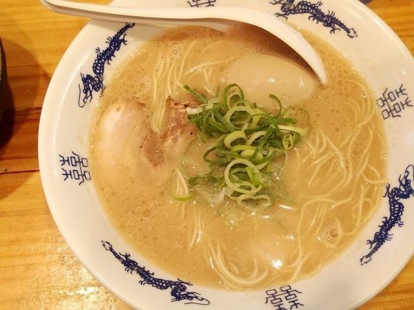 「ラーメン＋半熟煮たまご」@博多ラーメンセンターの写真