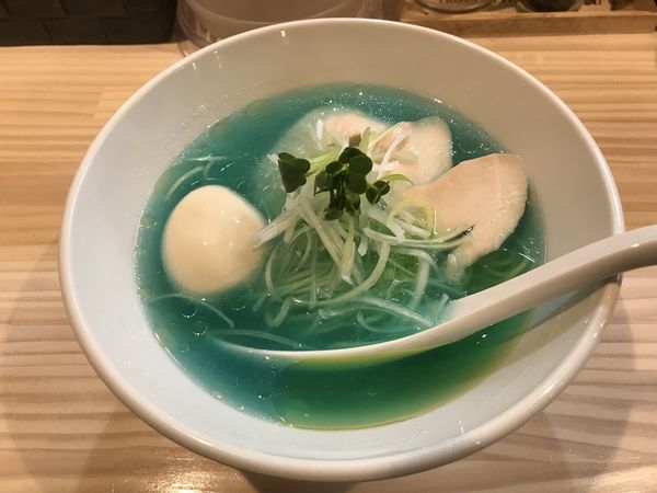 「鶏清湯 青」@濃厚鶏出汁拉麺 吉法師 KIPPOSHIの写真